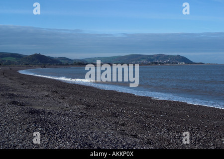 Spiaggia di Blue Anchor, guardando ad est verso la collina nord, Minehead. Foto Stock