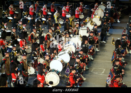Edimburgo Scozia UK Europa Pifferi e Tamburi Marching Band il Castello di Edimburgo Tattoo Foto Stock