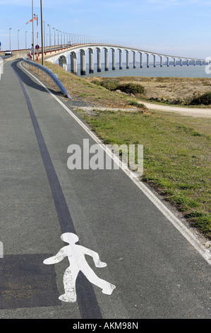 Francia, Charente Maritime, Ile de Re, Rivedoux, viadotto tra La Rochelle e Re isola Foto Stock