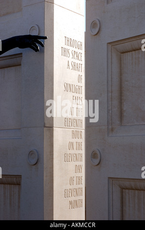 Iscrizione su forze armate Memorial presso il National Memorial Arboretum, Staffordshire, England, Regno Unito Foto Stock