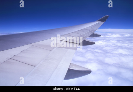 Ala di aeroplano sul Boeing 747 Foto Stock