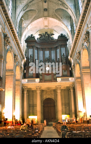 Parigi Francia, Chiesa cattolica francese romana, religione interna Eglise 'Chiesa di Saint Sulpice' 'organo tubo' all'interno della chiesa Foto Stock