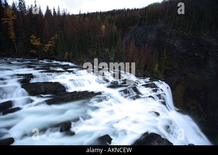 Vista superiore della Kinuseo cade in Alberta Foto Stock