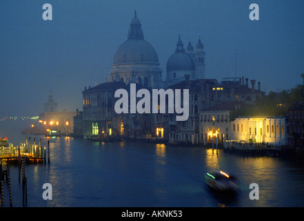 Il Canal Grande al tramonto a Venezia Italia Foto Stock