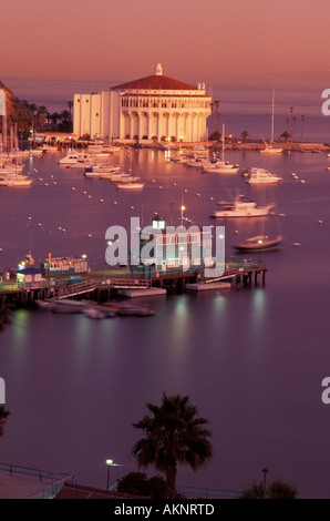 Avalon isola Catalina California Stati Uniti d'America Casino edificio è a distanza Foto Stock