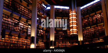 Interno di Thomas Fisher Rare Book Library all Università di Toronto Foto Stock