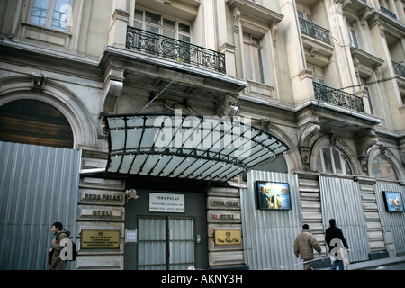 Pera Palas Hotel in Istanbul che è in procinto di essere ristrutturato e riaperto nel 2010 la Turchia Foto Stock