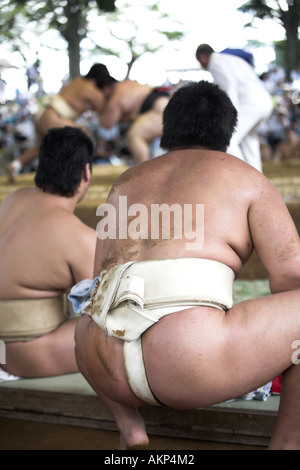 Tutto il giappone università torneo di sumo towada city lottatori di wrestling lotta lotta all'aperto la concorrenza amatoriale Foto Stock