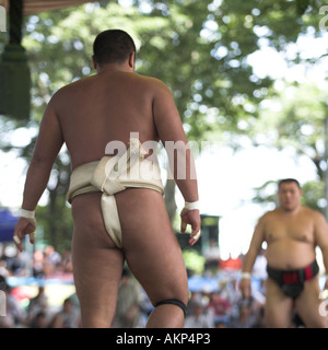 Tutto il giappone università torneo di sumo towada city lottatori di wrestling lotta lotta all'aperto la concorrenza amatoriale Foto Stock