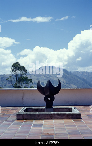 Scultura all'aperto da Oswaldo Guayasamin, Museo Guayasamin museum, Quito Ecuador Foto Stock