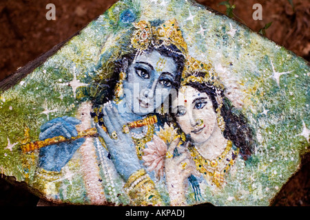 Krishna e Radha dipinta su una pietra. Andhra Pradesh, India Foto Stock