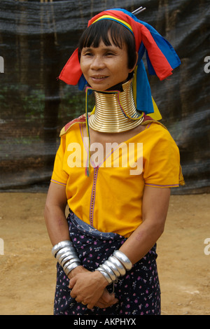 Collo Lungo Karen Hill tribe donna Foto Stock