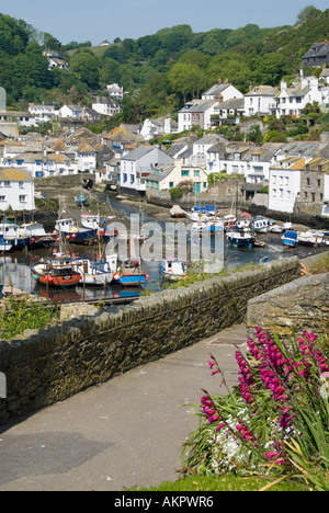 Polperro villaggio e porto di pesca Foto Stock