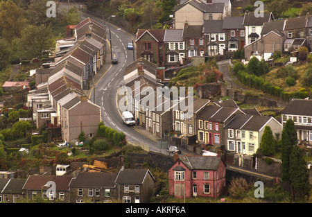 Tradizionali villette risalente all'epoca vittoriana nella Rhondda Valley South Wales UK Foto Stock