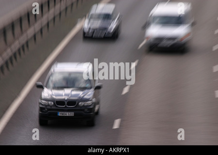 Cars driving lungo la M25 vicino Chorleywood Hertfordshire, Regno Unito Foto Stock