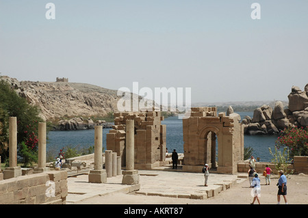 Gate di Diocleziano al Tempio di Philae Isis Island Aswan Egitto Foto Stock