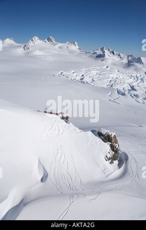 Il Centennial Hut al di sopra del Ghiacciaio Franz Josef costa ovest di Isola del Sud della Nuova Zelanda antenna Foto Stock