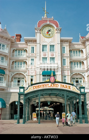 Chessy, FRANCIA, Parchi di Divertimento Disneyland Parigi, ingresso dell'hotel, esterno Foto Stock