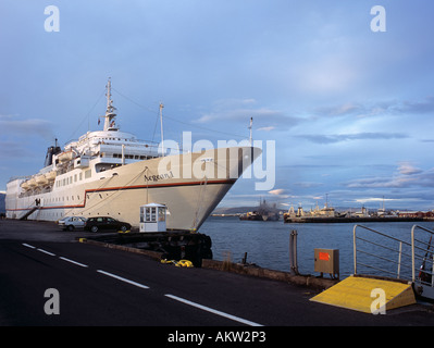 Hofn Reykjavik Islanda NAVE DA CROCIERA MAR EGEO ho ormeggiato in Hofn Porto Vecchio Foto Stock