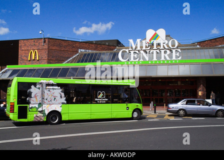 Dh centro Metro bus navetta NEWCASTLE NORTHUMBRIA British mall shopping trasporto esterno Foto Stock