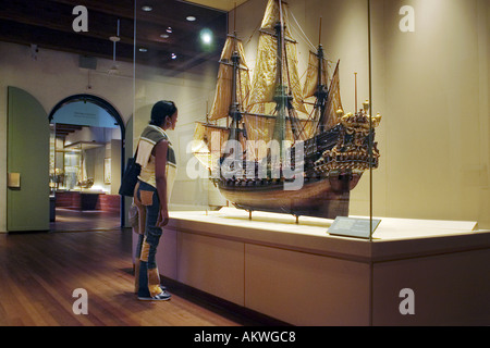 Modelli di nave al museo marittimo di Amsterdam Foto Stock