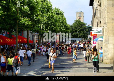 Stoccarda/Baden-Wuerttemberg, GER, Germania: La Koenigstrasse nel centro della città Foto Stock