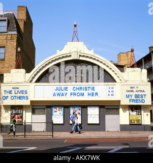 Schermo del Cinema verde, Upper Street, Islington che mostra "lontano dal suo' interpretato da Julie Christie Londra UK KATHY DEWITT Foto Stock