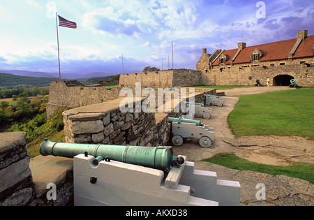 Fort Ticonderoga e polvere nera Cannon New York STATI UNITI D'AMERICA Foto Stock