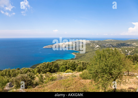 Bagno in baia Ustrine sull'isola di Cres, Primorje - Gorski Kotar, Croazia Foto Stock