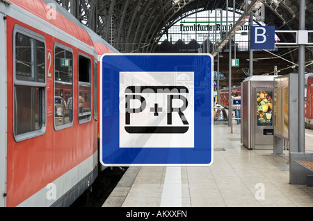 Utilizzare il park and ride della Deutsche Bahn Foto Stock