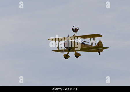 Boing stearman con la donna sulle ali, l'Europa è un grande aereo vintage incontro sul Hahnweide, Kirchheim-Teck Foto Stock