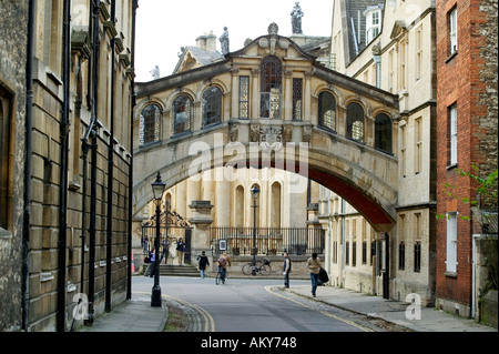 Il Ponte dei Sospiri a New College Lane Oxford Regno Unito la giunzione di due tratti di Hertford College di Oxford University Foto Stock