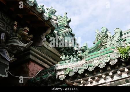 Dettaglio del tetto, viola il Cloud Tempio Wudang monastero, Cina Foto Stock