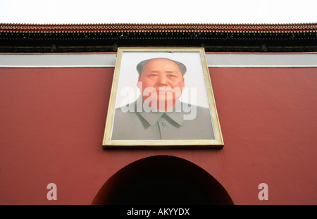 Ritratto di Mao Zedong presso la porta di Tiananmen, Pechino, Cina Foto Stock