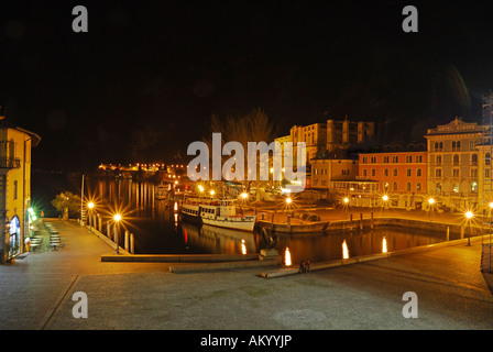 Riva del Garda Italia di notte tempo nel marzo 2007 Foto Stock