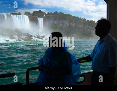 Foto di stock di turisti in sella la Domestica della Foschia Niagara Falls Ontario Canada Foto Stock