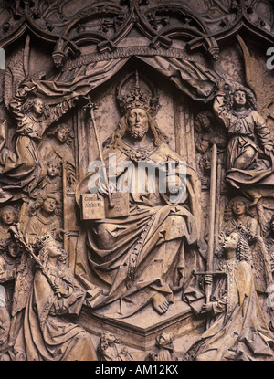 Cristo, il Re celeste, pietra-rilievo la facciata di San Lorenzo Chiesa, Norimberga, Frankonia, Baviera, Germania, Europa Foto Stock