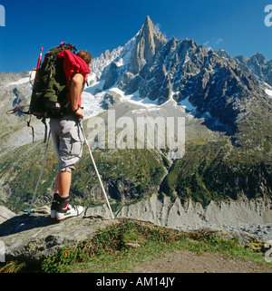 Outlook dalla stazione superiore Le Montevers sul Petit Dru 3754 m Foto Stock