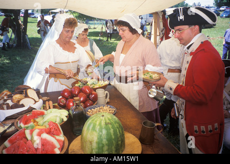 Scena gastronomica da guerra rivoluzionaria Rievocazione Storica Freehold NJ 218th anniversario della battaglia di Monmouth 1778 Foto Stock