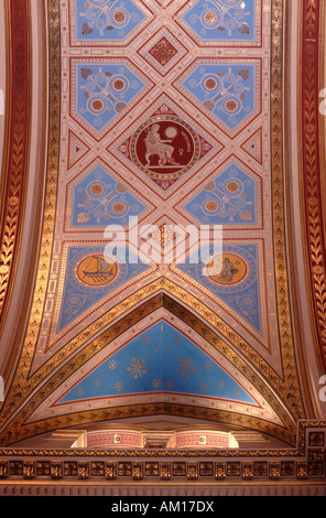 Soffitto dorato del Grand Locarno sala da ricevimento presso il Foreign Office, King Charles Street, Whitehall, Westminster, London Foto Stock