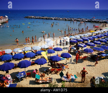 In Italia, la Liguria e la Riviera di Ponente, San Remo beach Foto Stock