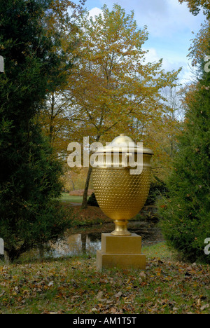 Golden Urn, Woerlitz Park, sito Patrimonio Mondiale dell'UNESCO, Sassonia-Anhalt, Germania Foto Stock