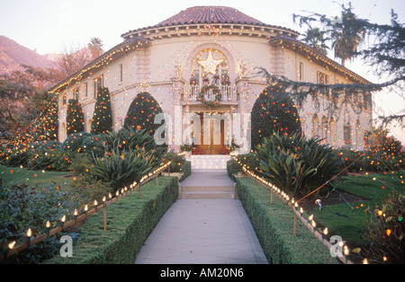 Balad casa decorata con le luci di Natale Pasadena California Foto Stock