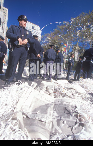 Poliziotti a Yankees 1998 Ticker tape Parade New York City New York Foto Stock