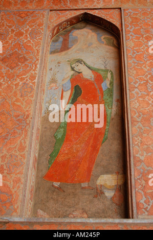 Affresco dal portico del Ali Qapu palace raffigurante donna persiano ESFAHAN Iran Foto Stock