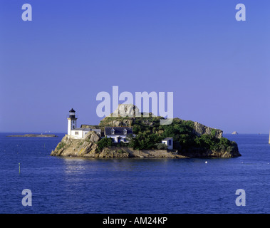 Geografia / viaggi, Francia, Bretagna, paesaggi, baia di Morlaix, piccola isola con faro di fronte Carantec, departemen Foto Stock