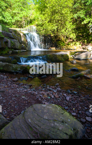 Cascata sul caerfanell blaen y glyn west calder Parco Nazionale di Brecon Beacons Wales UK Foto Stock