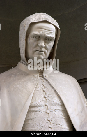 Xix secolo statua di Giovanni Duprè) di Giotto presso la Galleria degli Uffizi Firenze Italia Foto Stock