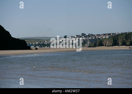 Damar bay Cornwall a Ferragosto vista verso Padstow Foto Stock