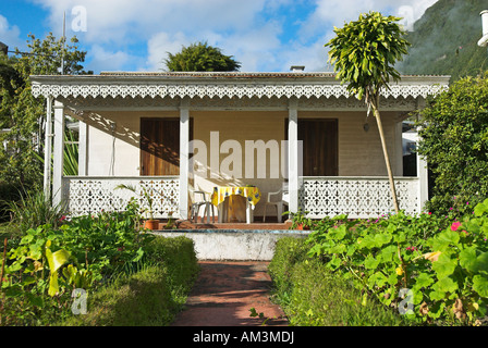 Architettura coloniale in Hell-Bourg, caldera Cirque de Salazie, La Reunion Island, Francia, Africa Foto Stock